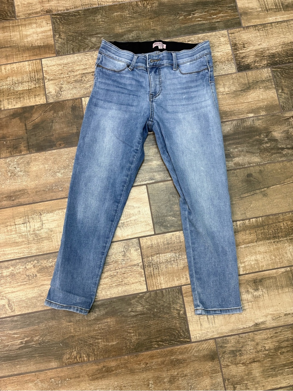 Juicy Couture Light Blue Cropped Stretch Jeans